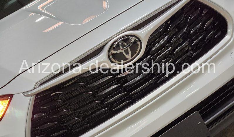 2022 Toyota Highlander XLE full