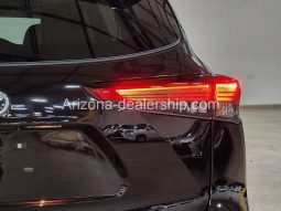 2022 Toyota Highlander XLE full