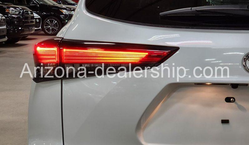 2022 Toyota Highlander XLE full