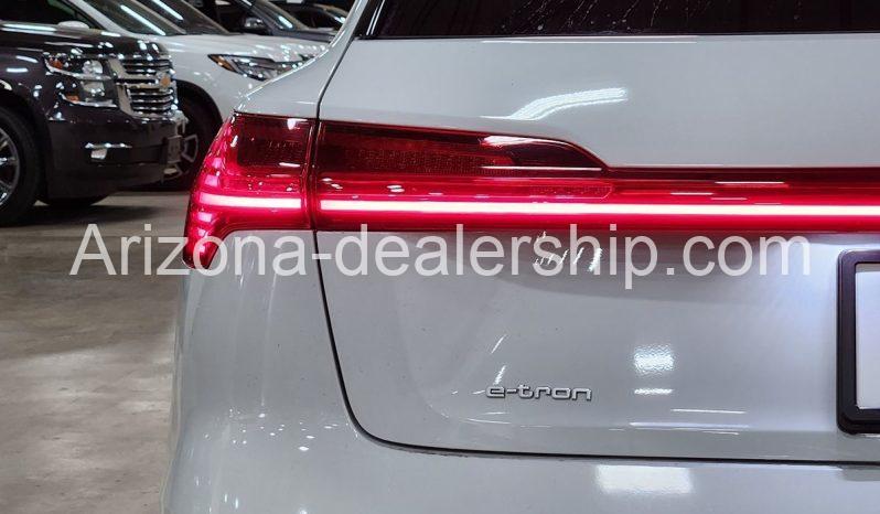 2019 Audi e-tron Prestige full