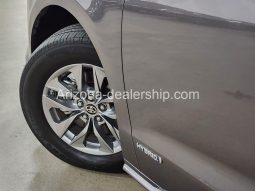 2021 Toyota Sienna LE full