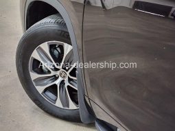 2022 Toyota Highlander XLE full