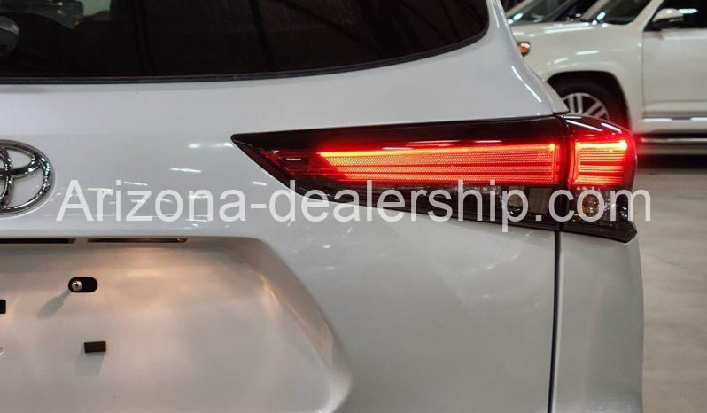 2022 Toyota Highlander XLE full