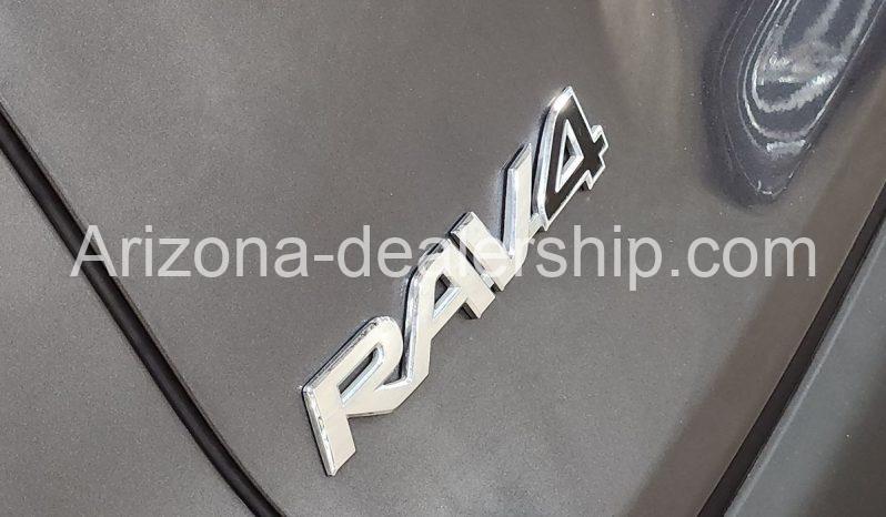 2020 Toyota RAV4 XLE full