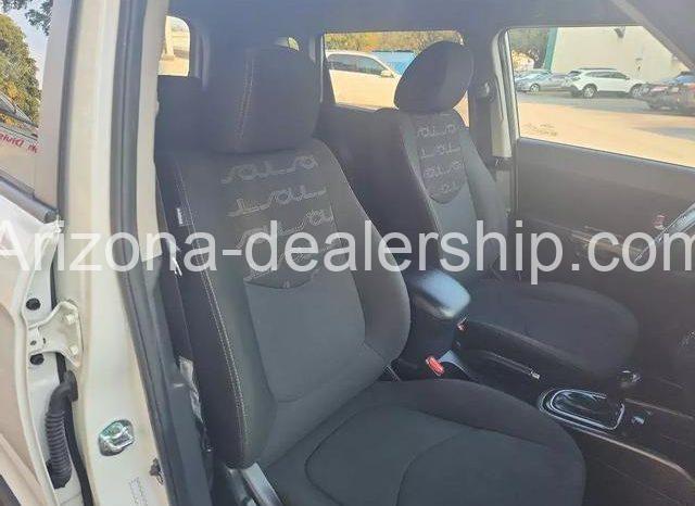 2012 Kia Soul + Wagon 4D full