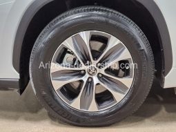 2022 Toyota Highlander XLE full