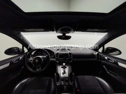 2013 Porsche Cayenne GTS full