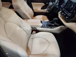 2021 Toyota Highlander XLE full