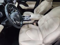 2022 Toyota Highlander XLE full