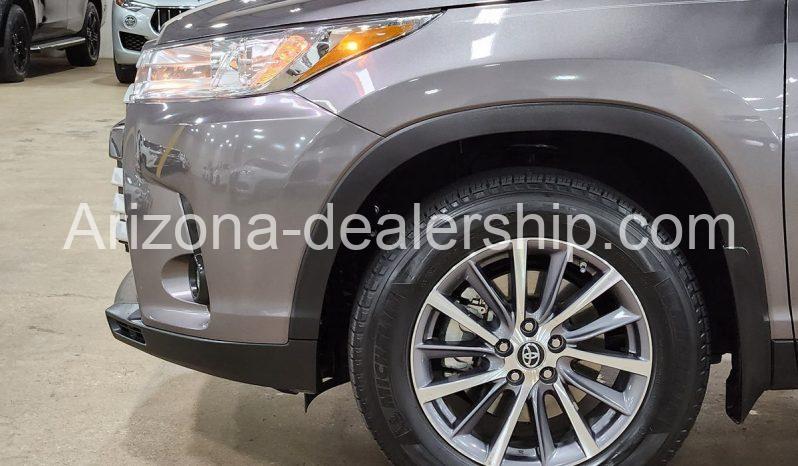 2019 Toyota Highlander Hybrid XLE full