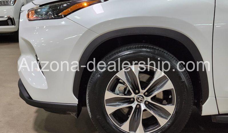 2022 Toyota Highlander XLE full