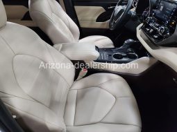 2022 Toyota Highlander XLE full