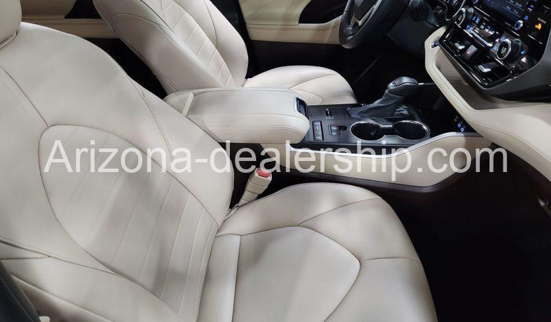 2022 Toyota Highlander XLE full