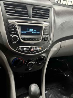 2017 Hyundai Accent SE full