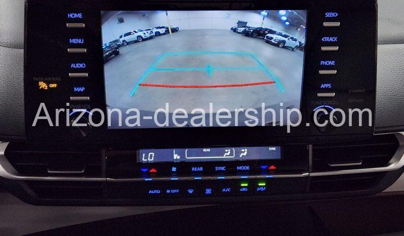 2021 Toyota Sienna LE full