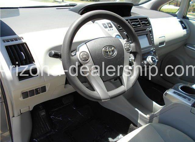 2012 Toyota Prius V full