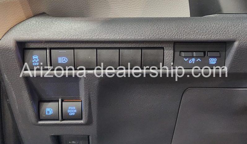 2021 Toyota Sienna LE full