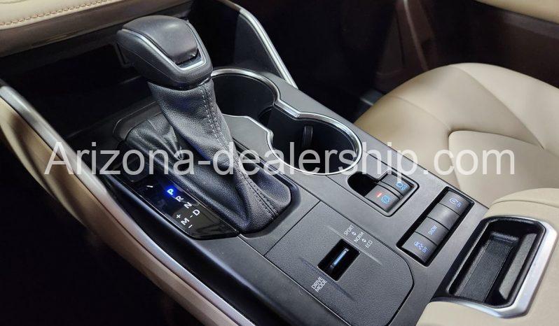 2022 Toyota Highlander XLE full