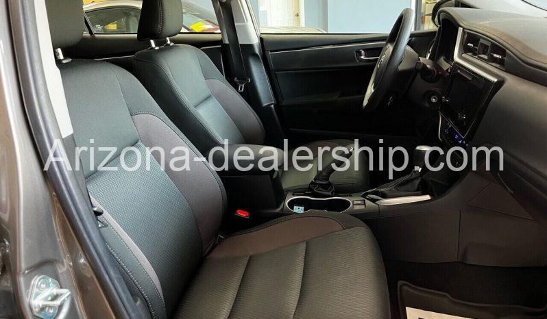 2019 Toyota Corolla LE 4dr Sedan full