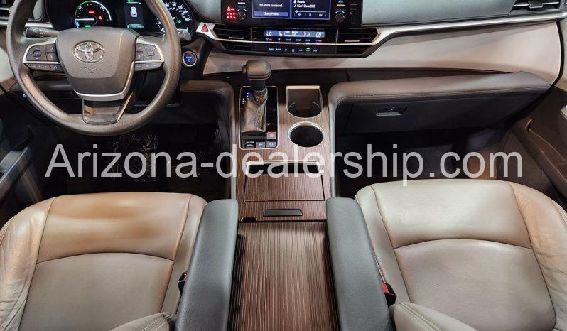 2021 Toyota Sienna LE full