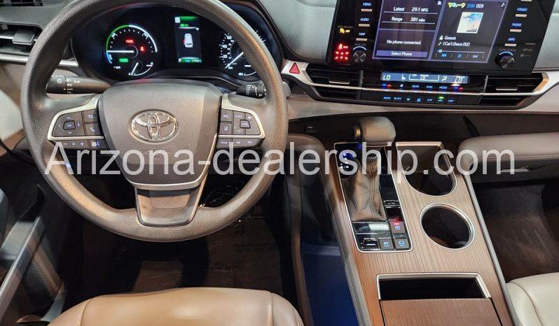 2021 Toyota Sienna LE full