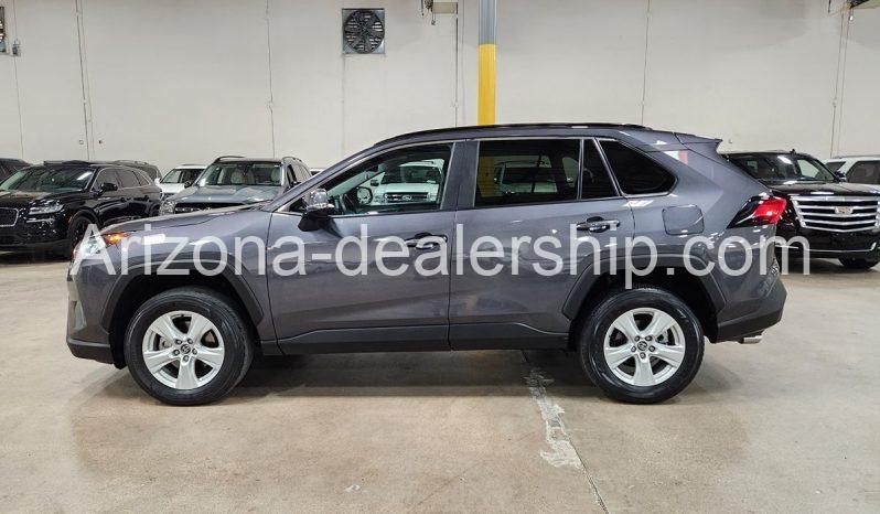 2020 Toyota RAV4 XLE full