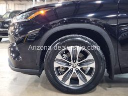 2021 Toyota Highlander XLE full