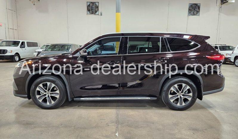 2022 Toyota Highlander XLE full