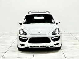 2013 Porsche Cayenne GTS full