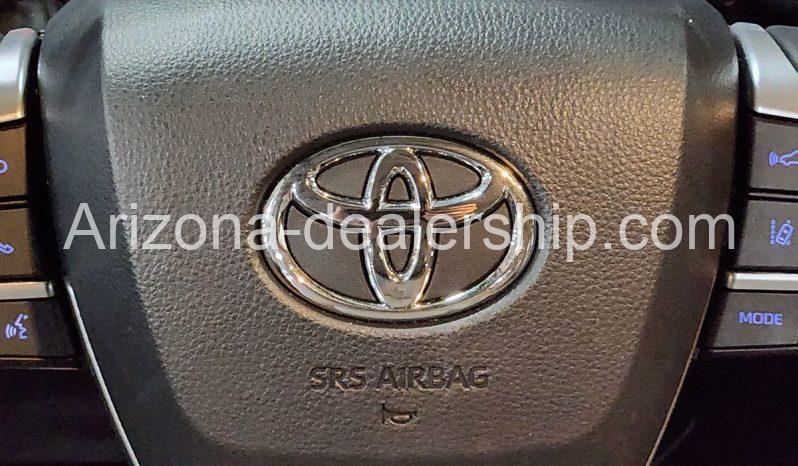 2022 Toyota Highlander XLE full