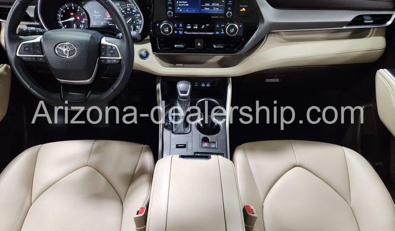 2022 Toyota Highlander XLE full