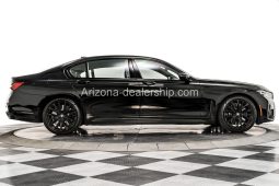 2022 BMW M760i xDrive full