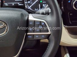 2022 Toyota Highlander XLE full