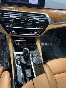 2019 BMW 5-Series 540i full