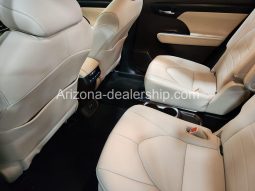 2021 Toyota Highlander XLE full