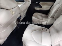 2022 Toyota Highlander XLE full