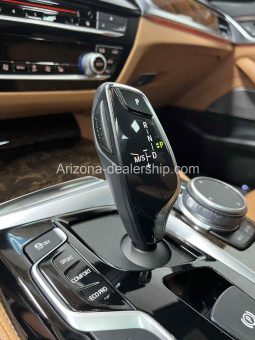 2019 BMW 5-Series 540i full