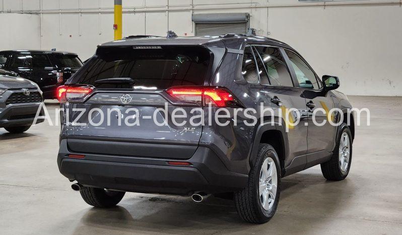 2020 Toyota RAV4 XLE full