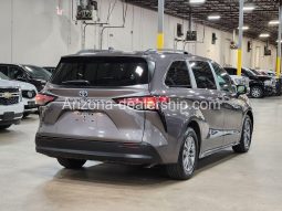 2021 Toyota Sienna LE full