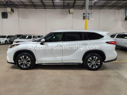 2022 Toyota Highlander XLE full