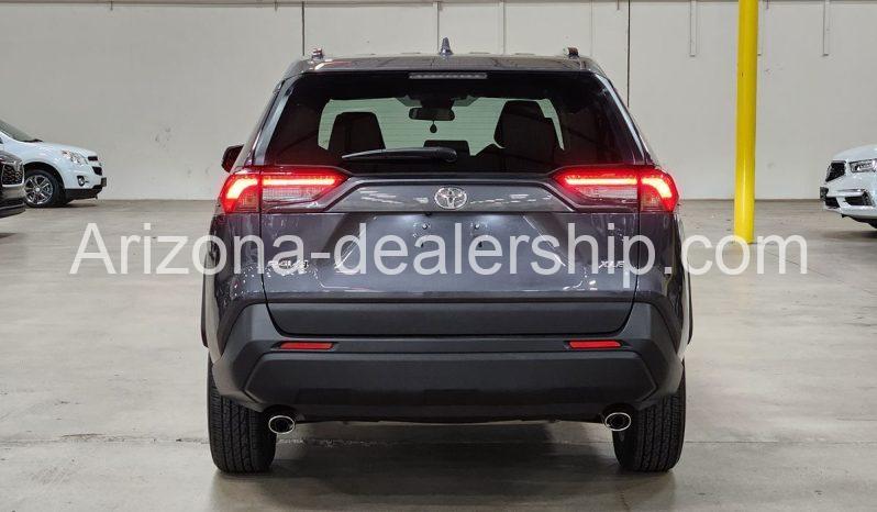 2020 Toyota RAV4 XLE full