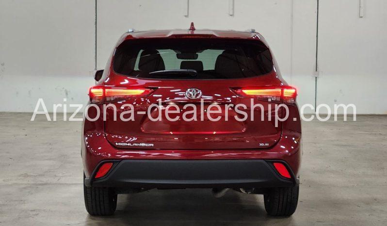 2021 Toyota Highlander XLE full