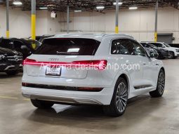 2019 Audi e-tron Prestige full