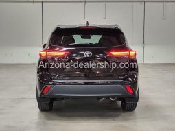 2022 Toyota Highlander XLE full