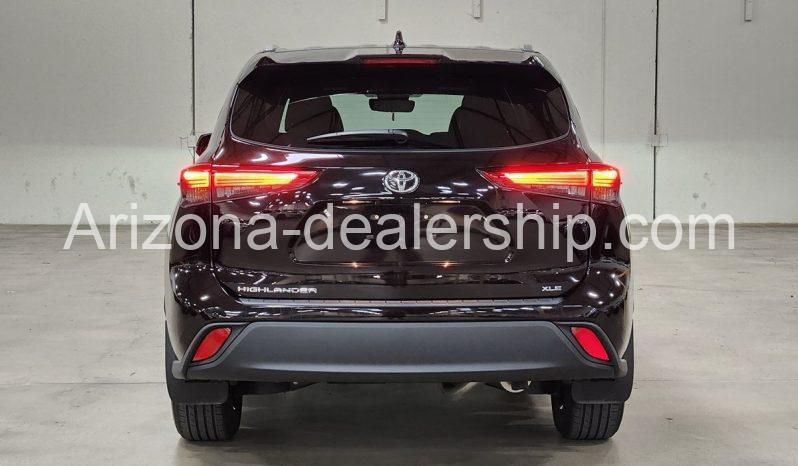 2022 Toyota Highlander XLE full