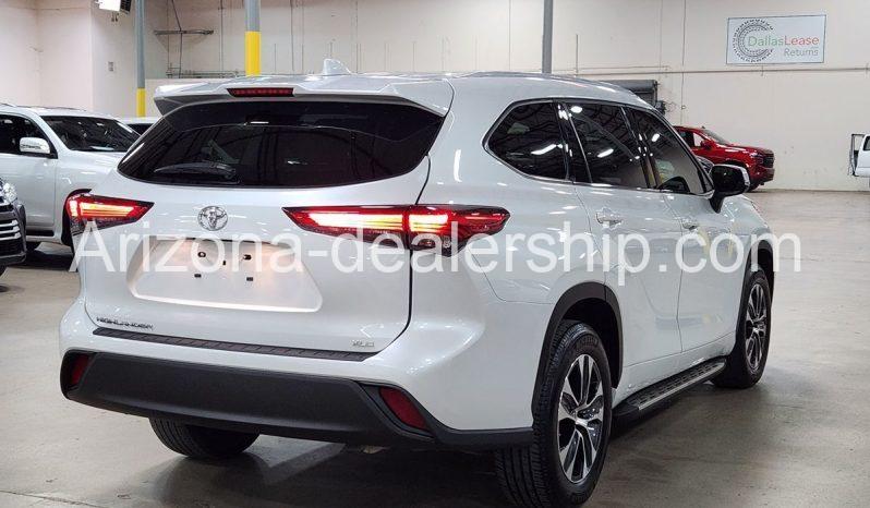 2022 Toyota Highlander XLE full