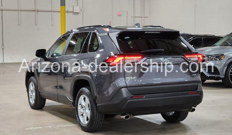 2020 Toyota RAV4 XLE full