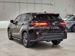 2022 Toyota Highlander XLE full