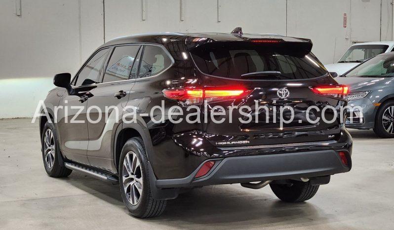 2022 Toyota Highlander XLE full