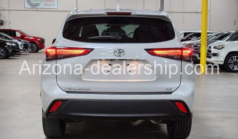 2022 Toyota Highlander XLE full